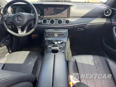Zdjęcie 9 z 13 samochodu: 2017 MERCEDES-BENZ E 300 4MATIC VIN:WDDZF4KB8HA244034 - miniatura