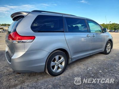 Trzecie zdjęcie samochodu z tyłu: 2011 TOYOTA SIENNA LE VIN:5TDKK3DC0BS082868 - miniatura
