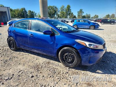 Czwarte zdjęcie samochodu z boku: 2018 KIA FORTE LX VIN:3KPFK4A77JE254403 - miniatura