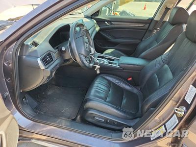 Zdjęcie 7 z 12 samochodu: 2018 HONDA ACCORD TOURING VIN:1HGCV2F97JA035311 - miniatura