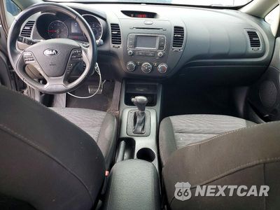 Zdjęcie 8 z 12 samochodu: 2016 KIA FORTE EX VIN:KNAFX4A87G5553207 - miniatura