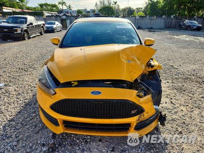 Piąte zdjęcie samochodu w środku: 2016 FORD FOCUS ST VIN:1FADP3L92GL219565 - miniatura