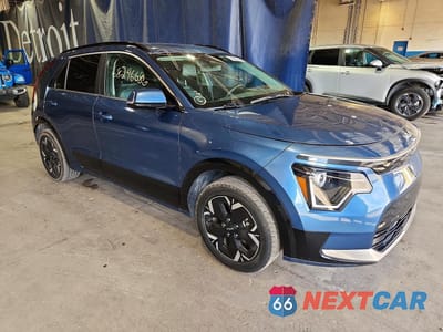 Czwarte zdjęcie samochodu z boku: 2024 KIA NIRO WIND VIN:KNDCR3L17R5122332 - miniatura