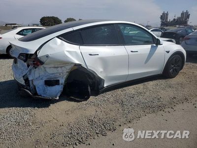Trzecie zdjęcie samochodu z tyłu: 2025 TESLA MODEL Y VIN:7SAYGAEE2SF241624 - miniatura