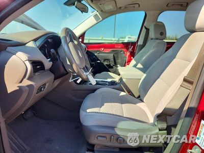 Zdjęcie 7 z 14 samochodu: 2020 CHEVROLET TRAVERSE LT VIN:1GNERGKW3LJ236914 - miniatura