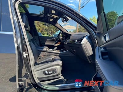Piąte zdjęcie samochodu w środku: 2019 BMW X5 XDRIVE50I VIN:5UXJU2C51KLN65059 - miniatura