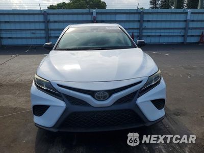 Piąte zdjęcie samochodu w środku: 2019 TOYOTA CAMRY SE VIN:4T1B11HK2KU248713 - miniatura