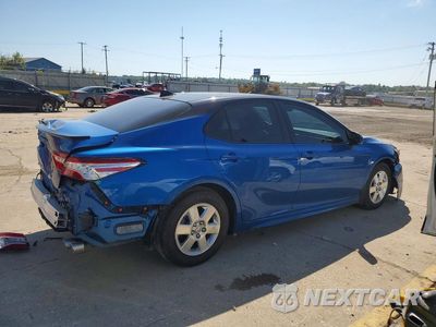 Trzecie zdjęcie samochodu z tyłu: 2020 TOYOTA CAMRY XSE VIN:4T1K61AK9LU330810 - miniatura