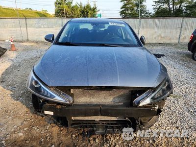 Piąte zdjęcie samochodu w środku: 2019 HYUNDAI ELANTRA SEL VIN:5NPD84LF0KH412975 - miniatura