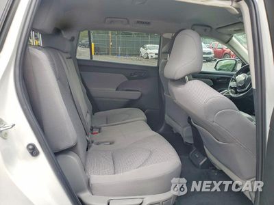 Zdjęcie 11 z 14 samochodu: 2022 TOYOTA HIGHLANDER LE VIN:5TDBZRBH9NS223082 - miniatura