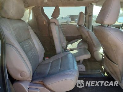 Zdjęcie 11 z 13 samochodu: 2016 TOYOTA SIENNA XLE PREMIUM 8-PASSENGER VIN:5TDYK3DCXGS743145 - miniatura