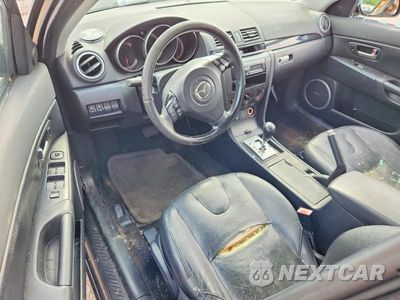 Zdjęcie 8 z 12 samochodu: 2005 MAZDA 3 HATCHBACK VIN:JM1BK343551287930 - miniatura