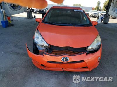 Piąte zdjęcie samochodu w środku: 2013 TOYOTA PRIUS C TWO VIN:JTDKDTB38D1050313 - miniatura
