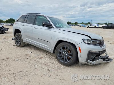 Czwarte zdjęcie samochodu z boku: 2026 JEEP GRAND CHEROKEE LIMITED VIN:1C4RJHBRXTC231649 - miniatura