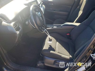 Zdjęcie 7 z 13 samochodu: 2018 TOYOTA C-HR XLE VIN:JTNKHMBX4J1002120 - miniatura