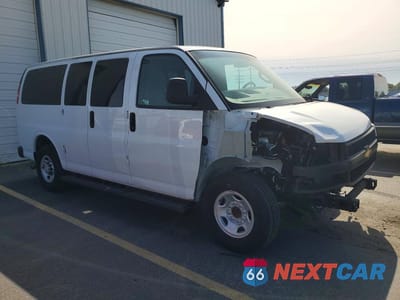 Czwarte zdjęcie samochodu z boku: 2022 CHEVROLET EXPRESS G2500 LS VIN:1GAWGEFP3N1179670 - miniatura