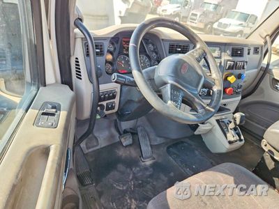 Zdjęcie 8 z 12 samochodu: 2018 PETERBILT 579 SEMI TRUCK VIN:1XPBA48X5JD478034 - miniatura