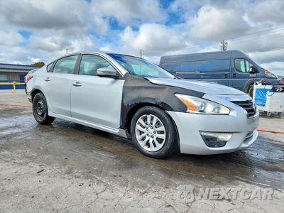 Czwarte zdjęcie samochodu z boku: 2015 NISSAN ALTIMA 2.5 S VIN:1N4AL3AP1FN885299 - miniatura