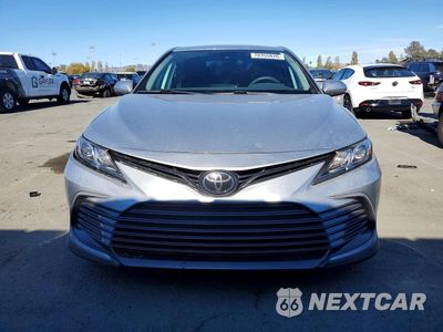 Piąte zdjęcie samochodu w środku: 2023 TOYOTA CAMRY LE VIN:4T1C11AK1PU756516 - miniatura