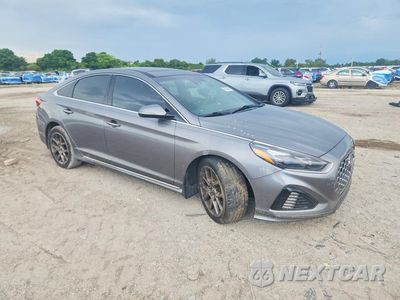 Czwarte zdjęcie samochodu z boku: 2019 HYUNDAI SONATA LIMITED TURBO VIN:5NPE34AB6KH821209 - miniatura