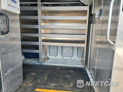 Zdjęcie 11 z 13 samochodu: 2017 FORD TRANSIT T-150 VIN:1FTYE2CM6HKB32386 - miniatura