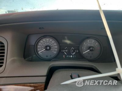 Zdjęcie 9 z 13 samochodu: 2008 MERCURY GRAND MARQUIS LS VIN:2MEFM75V48X659366 - miniatura