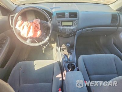 Zdjęcie 8 z 12 samochodu: 2007 HONDA ACCORD LX VIN:1HGCM56447A055226 - miniatura