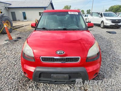 Piąte zdjęcie samochodu w środku: 2011 KIA SOUL + VIN:KNDJT2A23B7196663 - miniatura