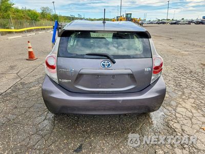 Zdjęcie 6 z 12 samochodu: 2013 TOYOTA PRIUS C TWO VIN:JTDKDTB3XD1540140 - miniatura