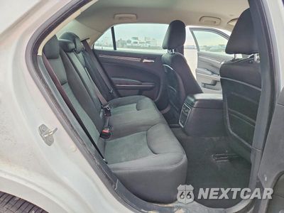 Zdjęcie 10 z 13 samochodu: 2019 CHRYSLER 300 TOURING VIN:2C3CCAAG3KH746208 - miniatura