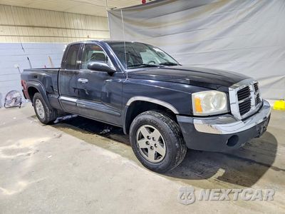 Czwarte zdjęcie samochodu z boku: 2005 DODGE DAKOTA SLT VIN:1D7HE42K05S214238 - miniatura