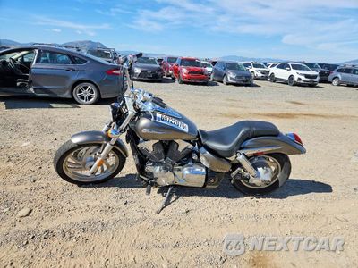 Trzecie zdjęcie samochodu z tyłu: 2005 HONDA VTX1300 C VIN:1HFSC55065A101153 - miniatura