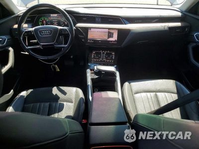 Zdjęcie 8 z 13 samochodu: 2019 AUDI E-TRON PREMIUM PLUS VIN:WA1LABGE5KB013108 - miniatura
