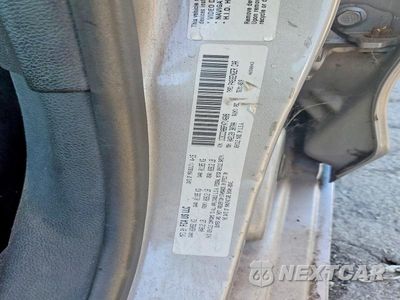 Zdjęcie 12 z 12 samochodu: 2015 CHRYSLER 200 LIMITED VIN:1C3CCCAB6FN714608 - miniatura