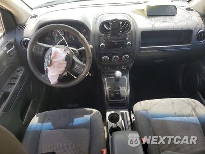 Zdjęcie 8 z 13 samochodu: 2013 JEEP COMPASS LATITUDE VIN:1C4NJCEB5DD141059 - miniatura