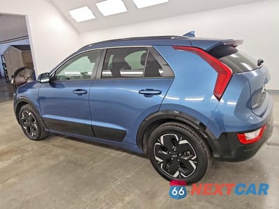 Drugie zdjęcie samochodu z przodu: 2023 KIA NIRO WIND VIN:KNDCR3L19P5021340 - miniatura