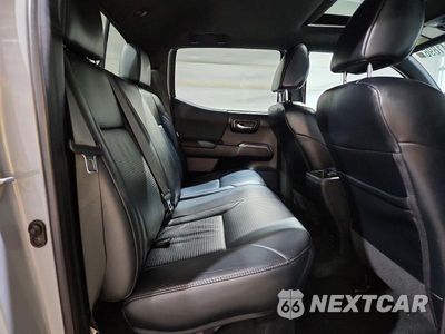 Zdjęcie 10 z 13 samochodu: 2019 TOYOTA TACOMA TRD SPORT VIN:3TMCZ5AN1KM218247 - miniatura