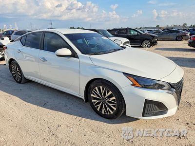 Czwarte zdjęcie samochodu z boku: 2023 NISSAN ALTIMA SV VIN:1N4BL4DV0PN327417 - miniatura