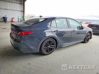 Trzecie zdjęcie samochodu z tyłu: 2025 TOYOTA CAMRY SE VIN:4T1DAACKXSU579491 - miniatura