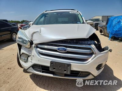 Piąte zdjęcie samochodu w środku: 2017 FORD ESCAPE TITANIUM VIN:1FMCU0JD9HUB01766 - miniatura