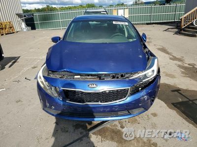 Piąte zdjęcie samochodu w środku: 2017 KIA FORTE LX VIN:3KPFK4A71HE149978 - miniatura