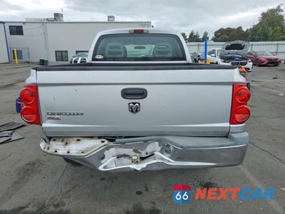 Zdjęcie 6 z 12 samochodu: 2005 DODGE DAKOTA QUAD SLT VIN:1D7HW48K75S225337 - miniatura