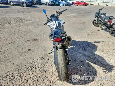 Czwarte zdjęcie samochodu z boku: 2021 KTM 890 DUKE R VIN:VBKTU9405MM808356 - miniatura