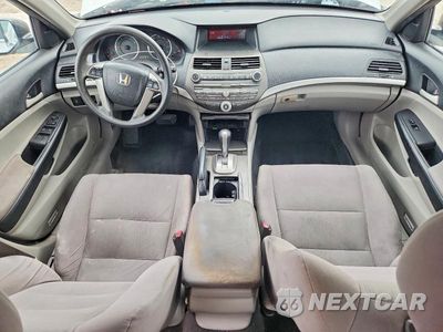 Zdjęcie 8 z 12 samochodu: 2011 HONDA ACCORD LX VIN:1HGCP2F39BA109688 - miniatura