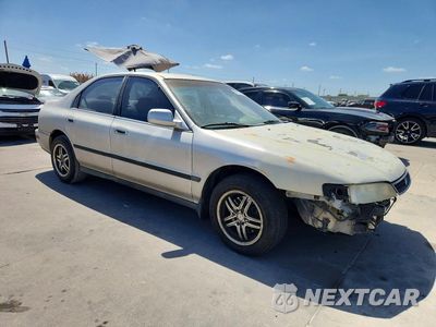 Czwarte zdjęcie samochodu z boku: 1997 HONDA ACCORD LX VIN:1HGCE6645VA020730 - miniatura