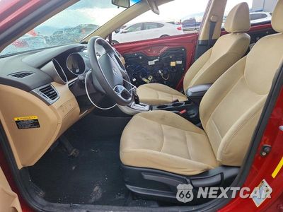Zdjęcie 7 z 13 samochodu: 2012 HYUNDAI ELANTRA GLS VIN:KMHDH4AE7CU273053 - miniatura
