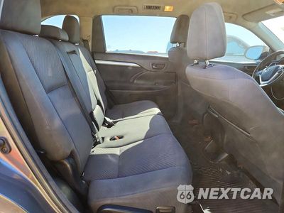 Zdjęcie 10 z 12 samochodu: 2018 TOYOTA HIGHLANDER LE VIN:5TDBZRFH6JS870205 - miniatura