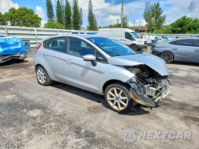 Czwarte zdjęcie samochodu z boku: 2019 FORD FIESTA SE VIN:3FADP4EJ9KM107382 - miniatura