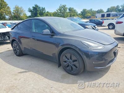 Czwarte zdjęcie samochodu z boku: 2024 TESLA MODEL Y VIN:7SAYGDEE6RF195436 - miniatura