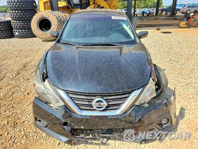 Piąte zdjęcie samochodu w środku: 2017 NISSAN ALTIMA 2.5 SR VIN:1N4AL3AP6HC120166 - miniatura